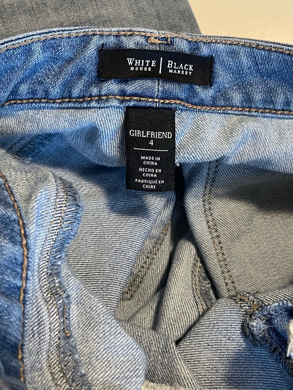 White House Black Market Girlfriend Jeans - Distressed & Light Wash - Size 4 - Picture 6 of 8